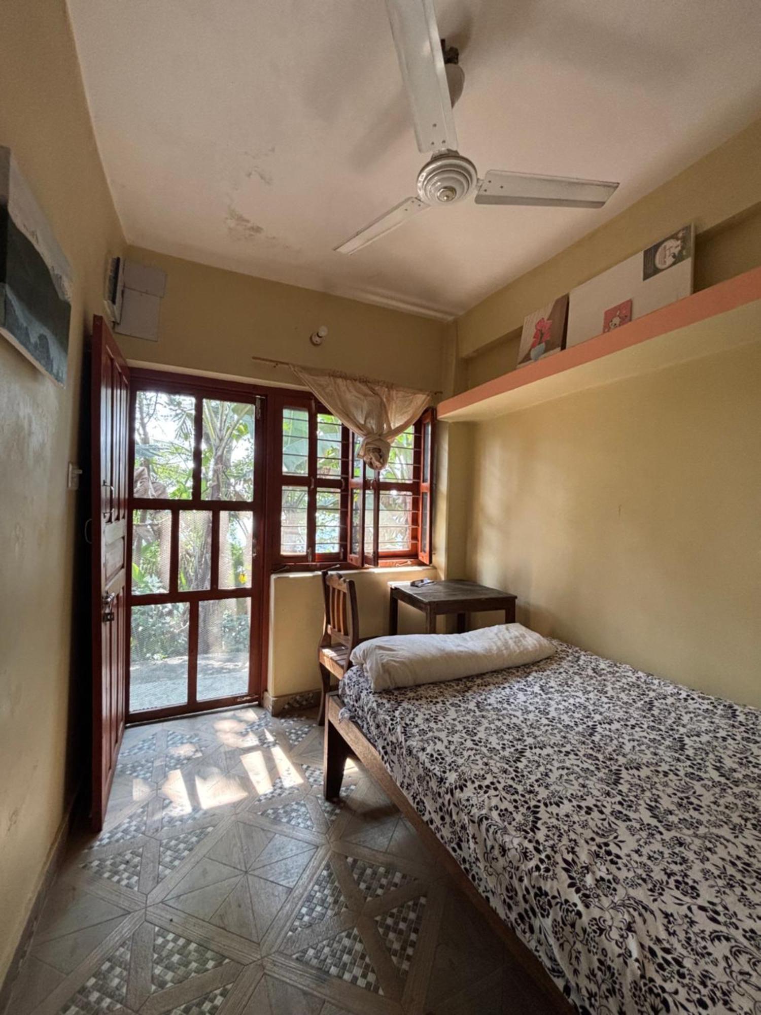 Dinesh House Bed & Breakfast โพคารา ภายนอก รูปภาพ