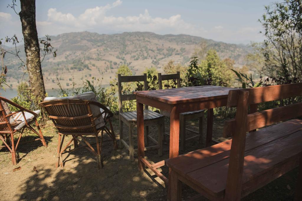 Dinesh House Bed & Breakfast โพคารา ภายนอก รูปภาพ
