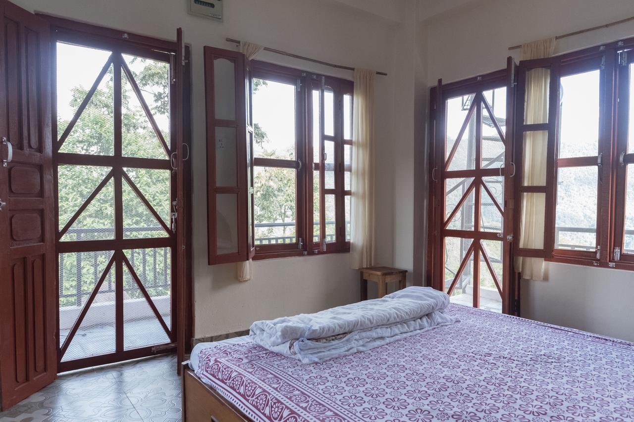 Dinesh House Bed & Breakfast โพคารา ภายนอก รูปภาพ